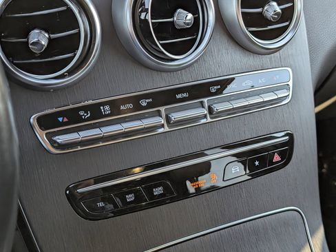 Used 2022 Mercedes-Benz GLC 300 4MATIC image 17