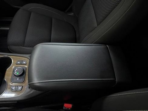 Used 2023 GMC Acadia SLE w/ Driver Convenience Package AWD/4WD image 79