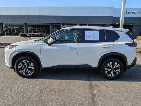 Certified 2023 Nissan Rogue SV FWD image 7