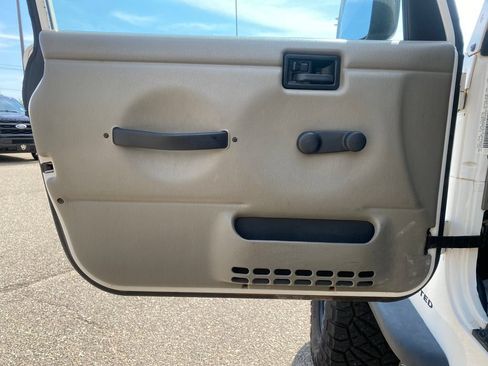 Used 2005 Jeep Wrangler Unlimited AWD/4WD image 21