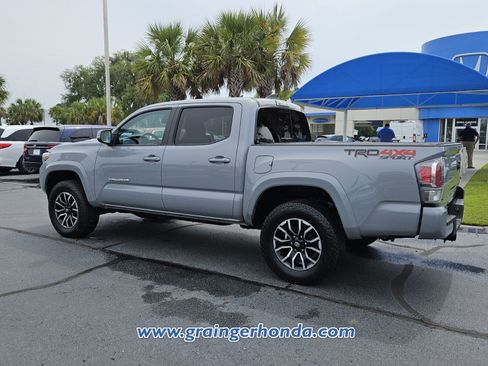 Used 2021 Toyota Tacoma TRD Sport AWD/4WD image 3