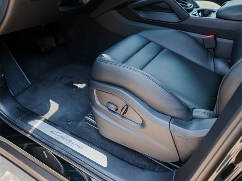 Certified 2025 Porsche Cayenne image 14