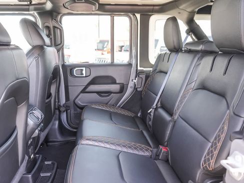 Used 2023 Jeep Wrangler Unlimited Sahara AWD/4WD image 19