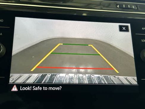 Certified 2022 Volkswagen Tiguan SE w/ Panoramic Sunroof Package image 14