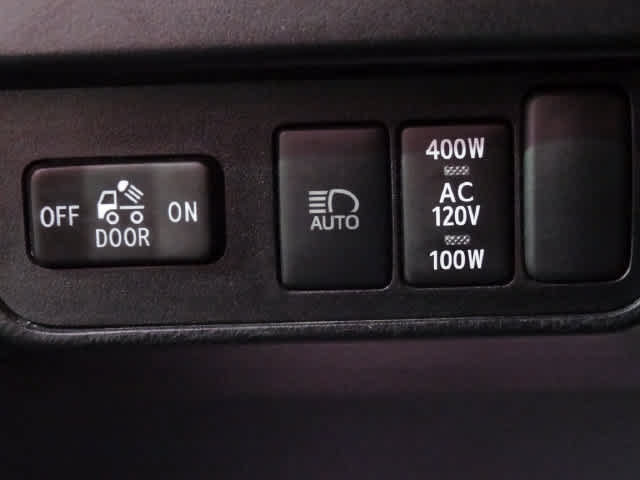 Used 2022 Toyota Tacoma TRD Sport w/ Black Out Package (TMS) AWD/4WD image 11