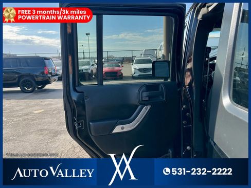 Used 2018 Jeep Wrangler Unlimited Sahara w/ Connectivity Group image 20