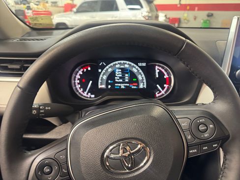 Certified 2025 Toyota RAV4 XLE w/ Convenience Package FWD image 10