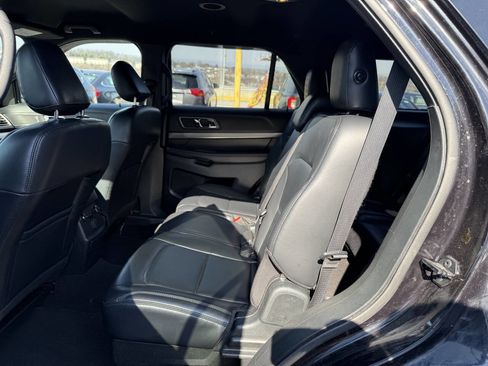 Used 2019 Ford Explorer XLT w/ Equipment Group 202A image 15
