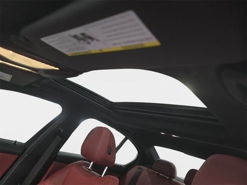 Used 2023 BMW 330i Sedan w/ M Sport Package image 25