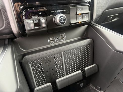 New 2026 RAM 1500 4x4 Crew Cab image 17
