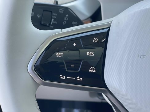 Certified 2025 Volkswagen ID. Buzz 1st Edition RWD image 9