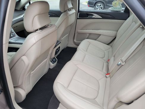Used 2019 Lincoln MKZ Reserve FWD image 6