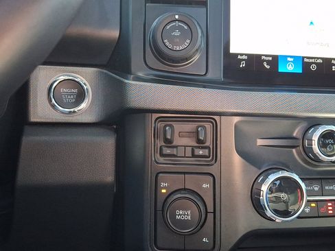 Certified 2025 Ford F350 Platinum image 32