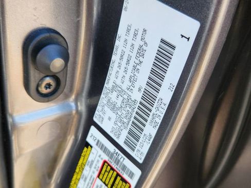 Used 2024 Toyota Sequoia Capstone AWD/4WD image 31