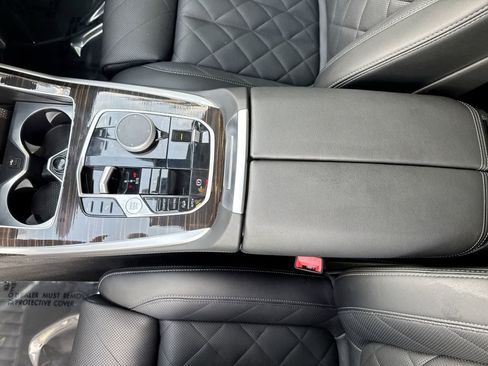 Used 2025 BMW X7 xDrive40i AWD/4WD image 34