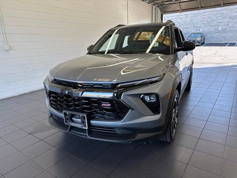 Used 2025 Chevrolet TrailBlazer RS AWD/4WD image 3