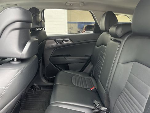 Used 2023 Kia Sportage SX image 26