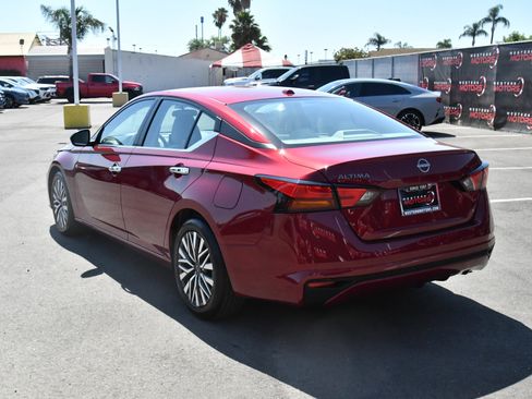 Used 2025 Nissan Altima 2.5 SV FWD image 6