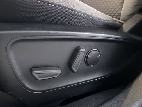 Used 2020 Ford Escape SE image 13