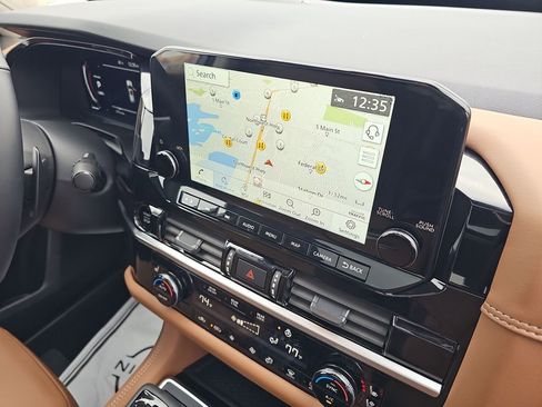 Used 2025 Nissan Pathfinder Platinum image 20