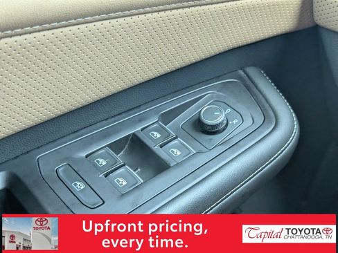 Used 2024 Volkswagen Atlas Cross Sport SE w/ Panoramic Sunroof Package AWD/4WD image 15
