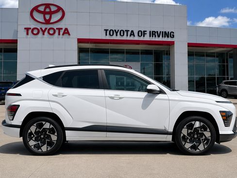 Used 2024 Hyundai Kona Limited AWD/4WD image 7