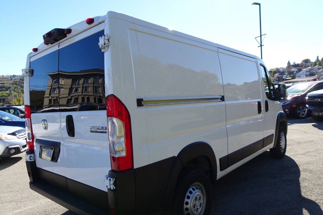 Used 2025 RAM ProMaster 2500 w/ U-Haul Equipment Group FWD image 6
