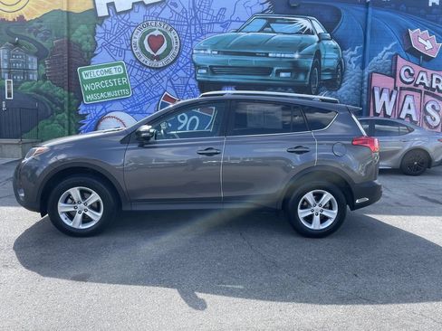 Used 2014 Toyota RAV4 XLE AWD/4WD image 2