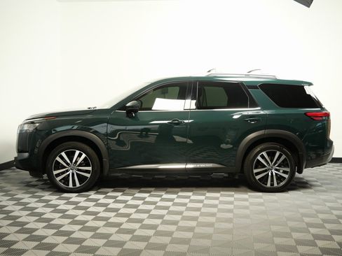Used 2023 Nissan Pathfinder Platinum w/ Cargo Package image 4
