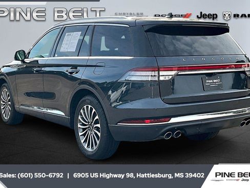 Used 2023 Lincoln Aviator Reserve w/ Elements Package Plus image 3