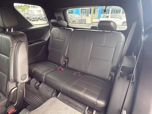 Used 2022 Chevrolet Traverse RS FWD image 20