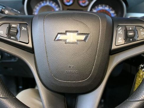 Used 2015 Chevrolet Cruze LT FWD image 17