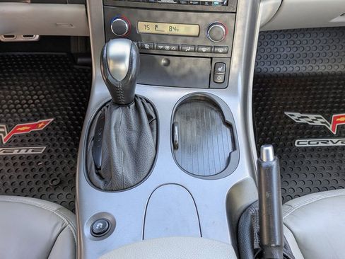 Used 2006 Chevrolet Corvette Convertible w/ Preferred Equipment Group image 19