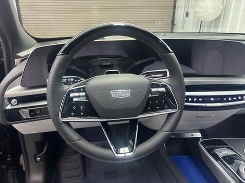 New 2025 Cadillac Lyriq Luxury image 10