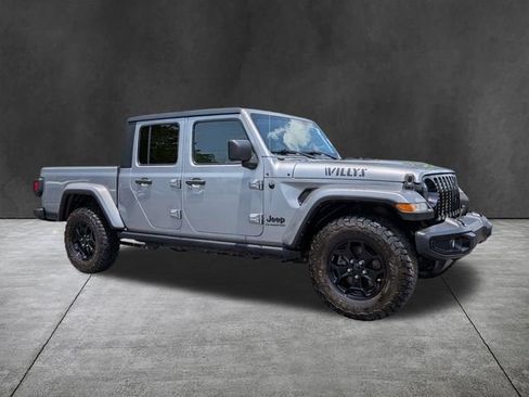 Used 2021 Jeep Gladiator Sport AWD/4WD image 2