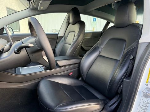 Used 2021 Tesla Model 3 Standard Range Plus image 8