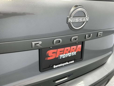 Used 2025 Nissan Rogue SV FWD image 10