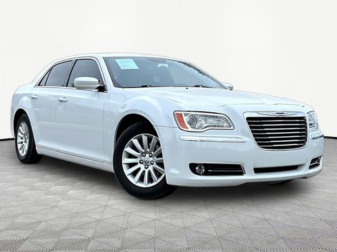 Used 2013 Chrysler 300 w/ Driver Convenience Group RWD image 3