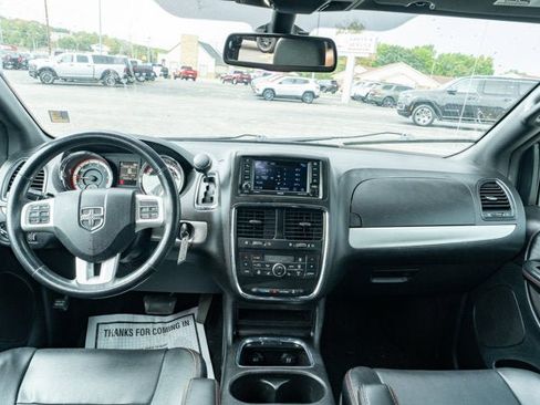 Certified 2019 Dodge Grand Caravan GT FWD image 30