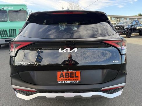 Used 2024 Kia Sportage LX image 7