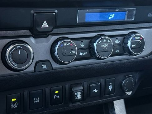 Used 2021 Toyota Tacoma TRD Sport image 21