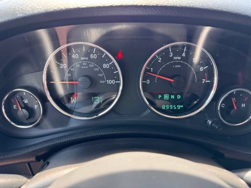 Used 2017 Jeep Wrangler Unlimited Sahara AWD/4WD image 21