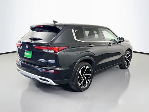 Used 2023 Mitsubishi Outlander SE AWD/4WD image 10