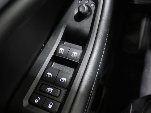 Used 2023 Jeep Grand Cherokee L Limited w/ Black Appearance Package AWD/4WD image 14