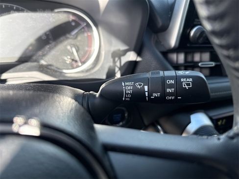 Used 2020 Toyota RAV4 Limited image 21