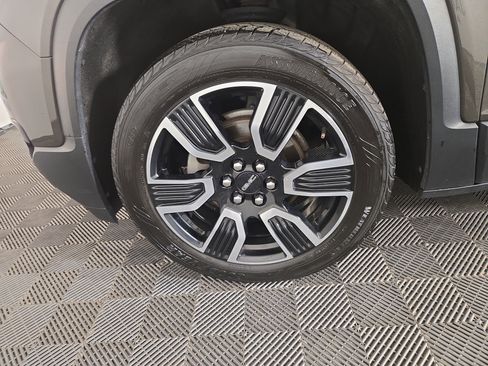 Certified 2019 GMC Acadia SLT w/ Black Edition image 36