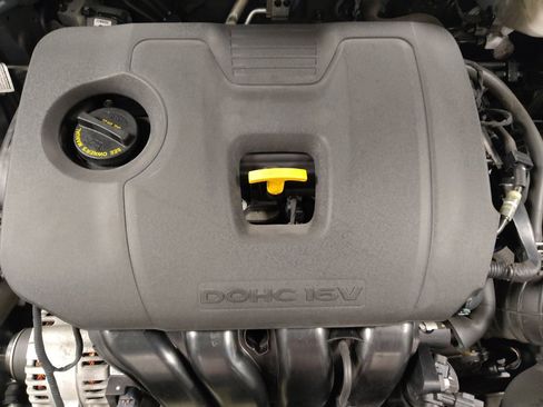 Used 2019 Hyundai Elantra SE FWD image 30
