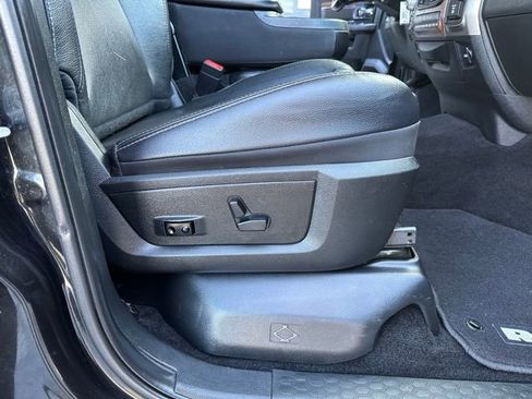 Used 2017 RAM 1500 Laramie image 27