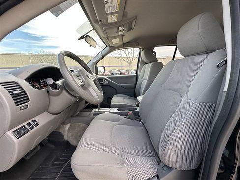 Used 2018 Nissan Frontier SV image 25