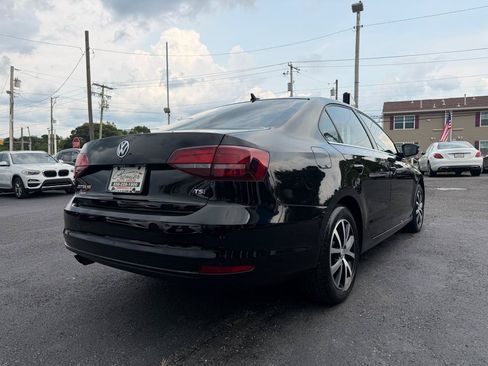 Used 2018 Volkswagen Jetta SE FWD image 5